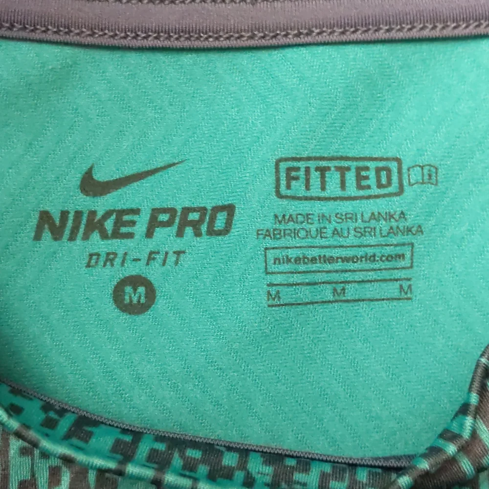 Nike Pro Fitted Men's  Long Sleeve Shirt Dri Fit Size Medium Workout Gym